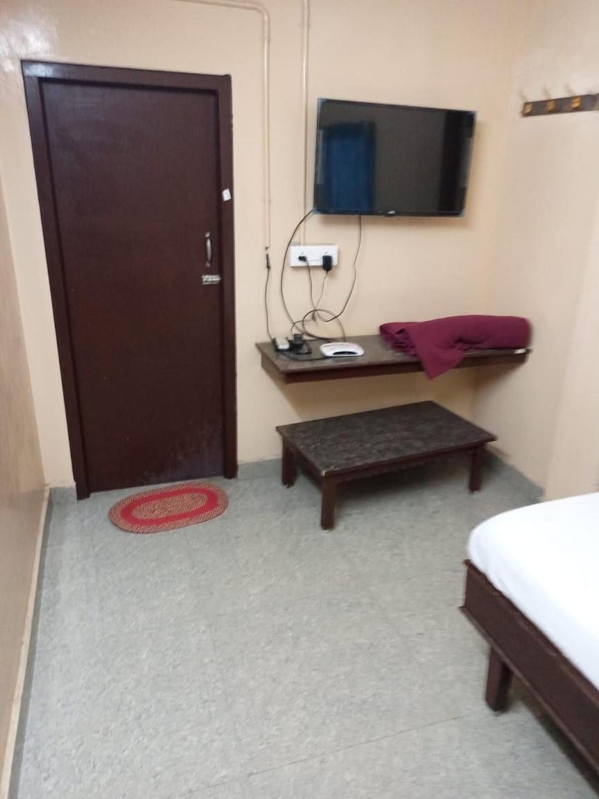 Sri Ambika Lodge Rajapalaiyam エクステリア 写真